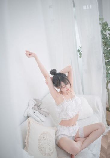 紧身裙丝袜女教师下载_暖暖免费观看视频
